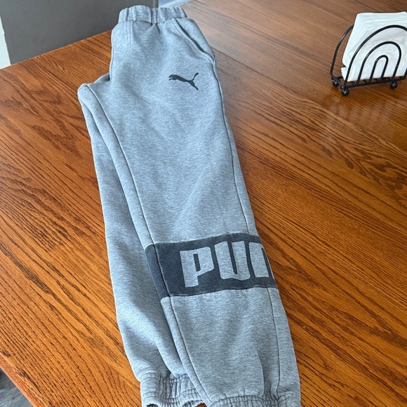 Puma woman’s Light Gray Sweatpants - Picture 5 of 6